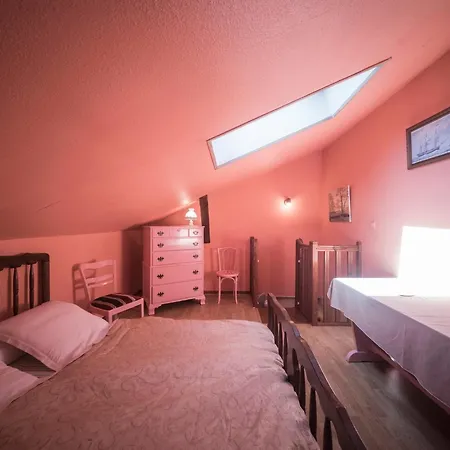 In Darney With Meadow Views, Cleaning Included Apartment *