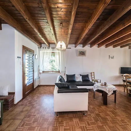 In Darney With Meadow Views, Cleaning Included